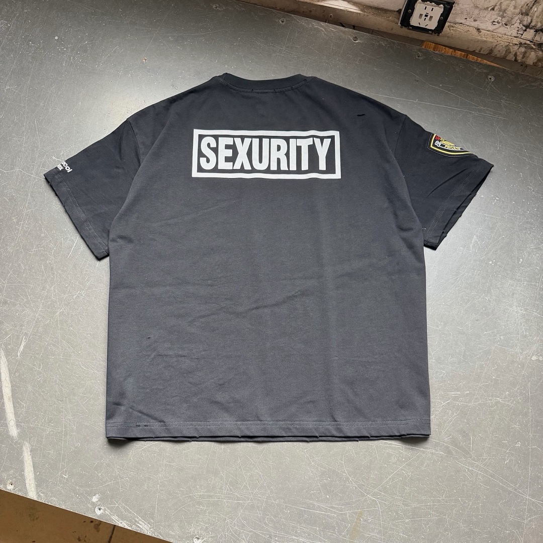 Oversized Distressed American  - đánh giá và giá Streetwear Brand Vintage